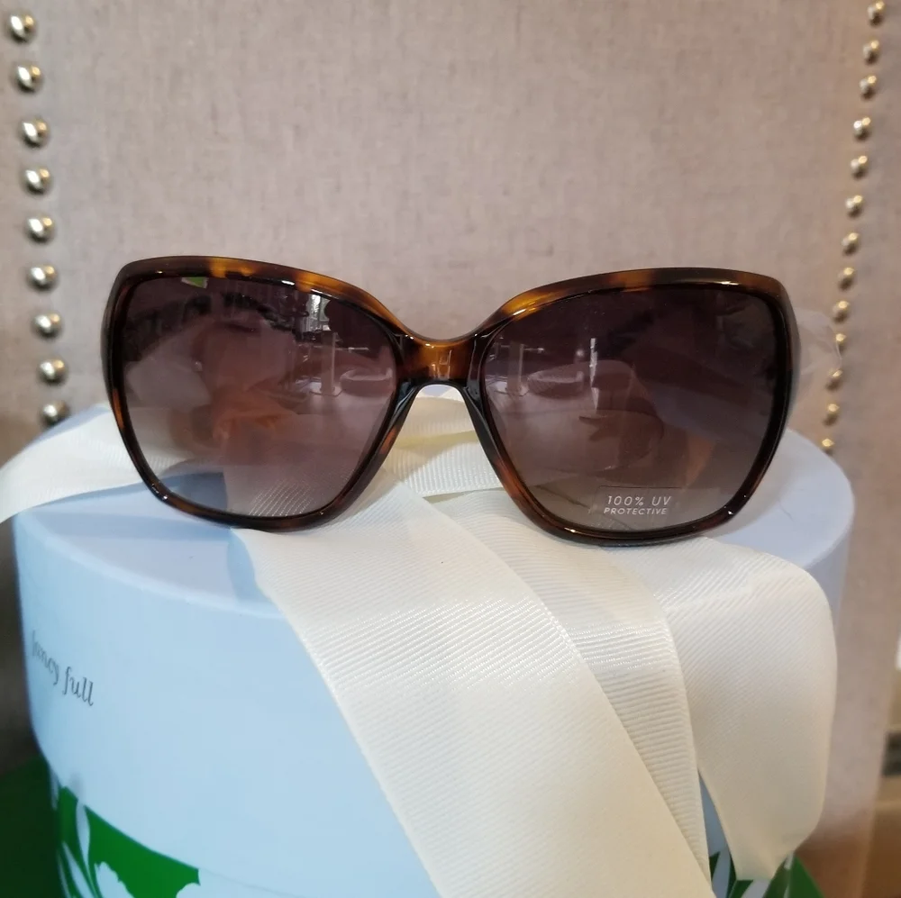 Ann Taylor Tortoise Shell Women's Sunglasses - Picture 2 of 8